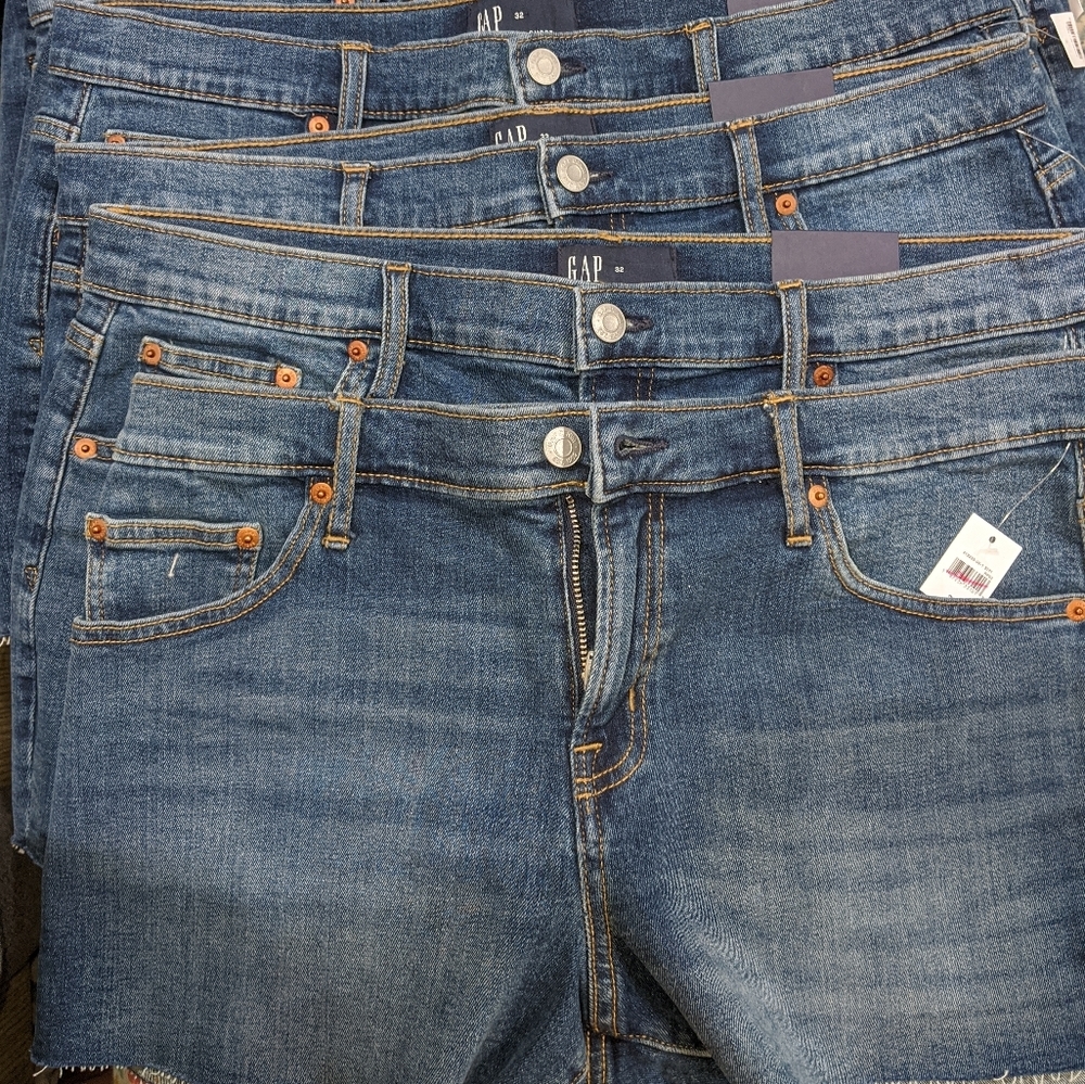 🆕🌿gap JEAN SHORTS🌿 - Picture 4 of 5